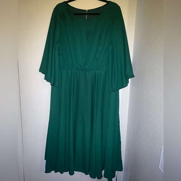 Green dress by Normony Design - Picture 2 of 11